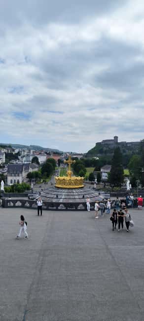 Lourdes: Guided Tour with Transport from Pamplona - Optional Lunch and Souvenir Shops