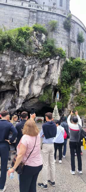 Lourdes: Guided Tour with Transport from Pamplona - Accessibility and Group Size