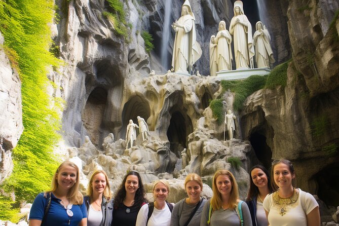 Lourdes, Guided Walking Tour in the Sanctuary - Starting Point and Ease of Access