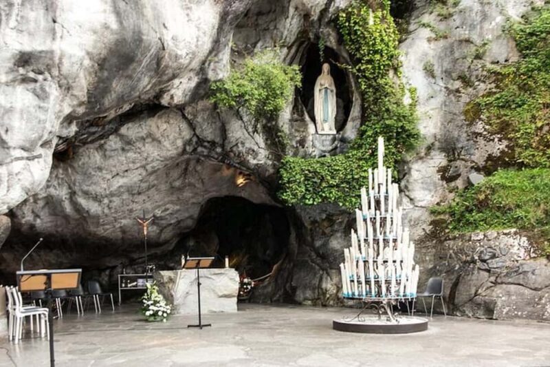 Lourdes: Half-Day Private Tour - Visiting Parish Church of the Sacred Heart of Lourdes for 10 Minutes