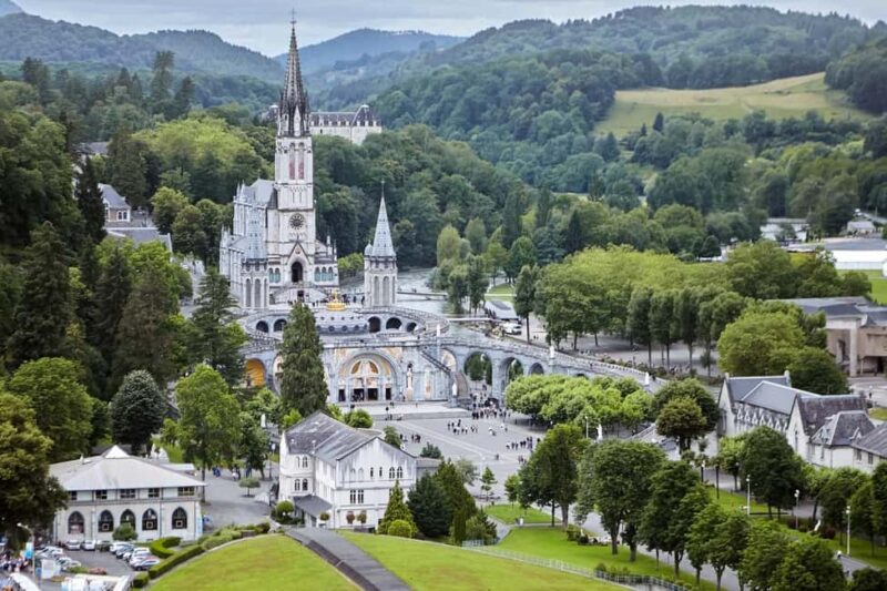 Lourdes: Private 2-Hour Introductory Walk with Local Guide - Key Points