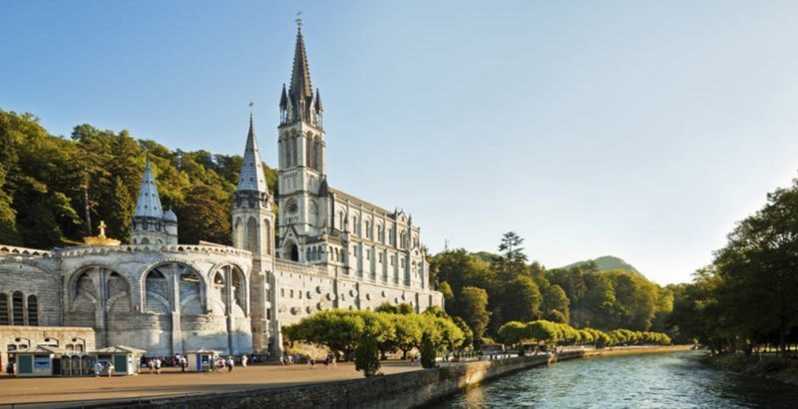 Lourdes: Private Guided Tour in the Sanctuary - Key Points