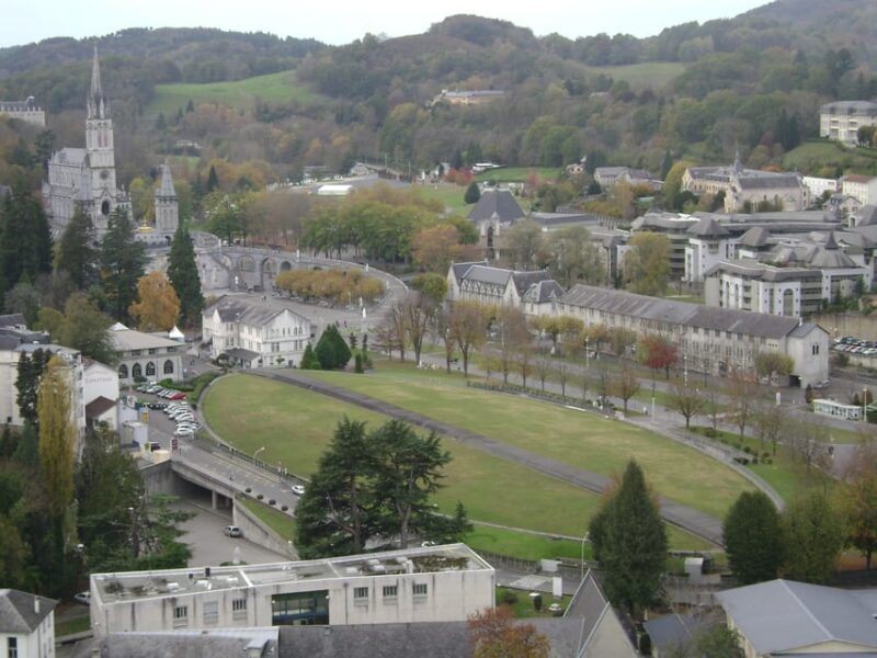 Lourdes: Private Guided Tour in the Sanctuary - Accessibility and Physical Requirements