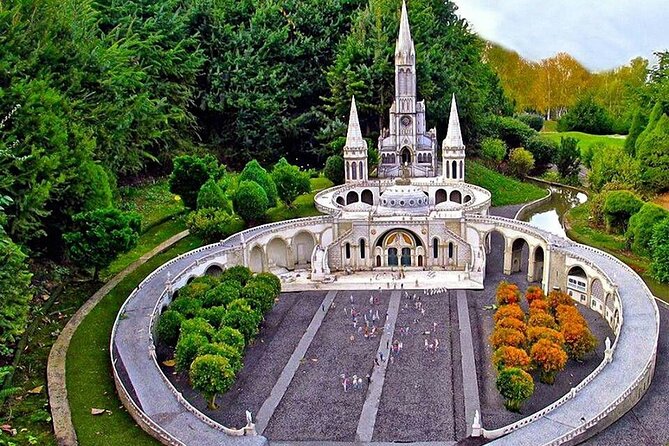 Lourdes Sanctuary tour- Catholic pilgrimage sanctuary - Key Points