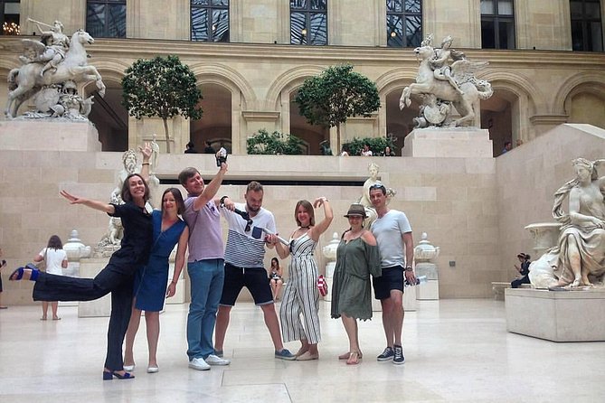Louvre: Highlights and hidden pearls in MINI groups/SKIP the line - Physical Requirements and Accessibility