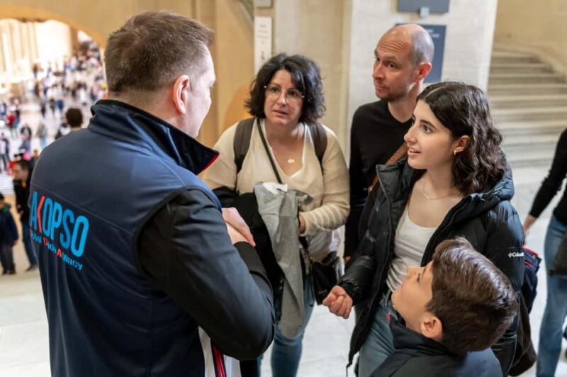 Louvre Highlights Guided Tour - Discover the Iconic Mona Lisa Up Close