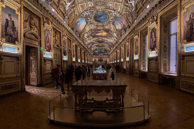 Louvre Highlights & Mona Lisa, Reserved Access with Expert Guide - Highlights of the Art Collection Covered on the Tour