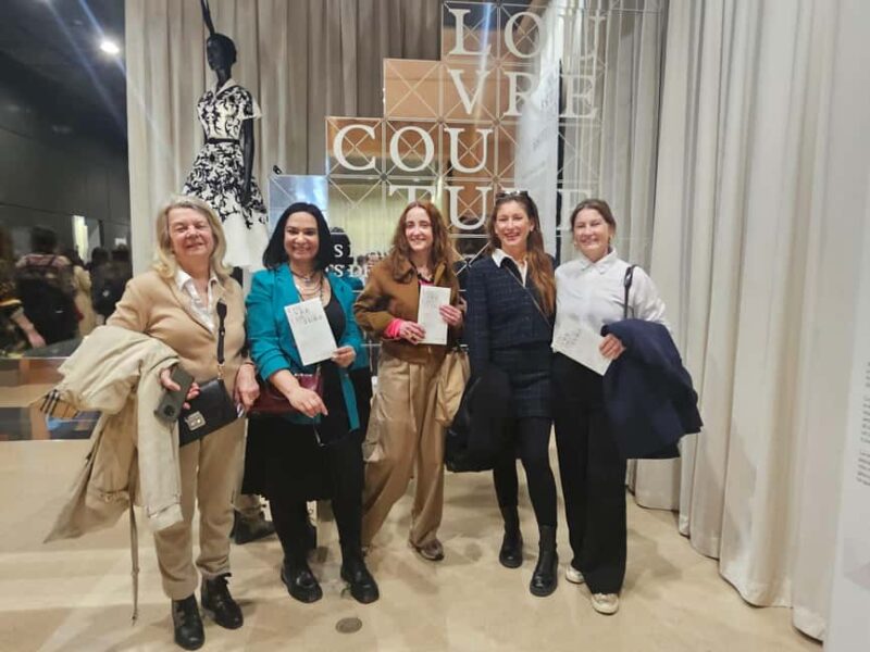 Louvre Museum (Essential) Masterpieces in 2 hours with a photo shoot - Discovering the Louvre’s Most Famous Artworks