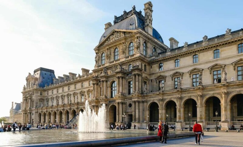 Louvre Museum: Exterior Tour with Skip the Line Ticket - Inside the Louvre: Masterpieces and Sculptures