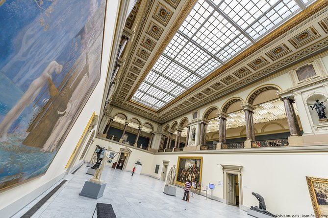 Louvre Museum Guided Tour with 1-Day Hop-On Hop-Off Bus Ticket - The Paris City Highlights Covered by the Bus Tour