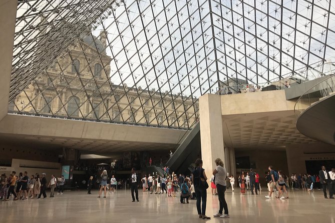 Louvre Museum Masterpieces Skip-the-Line and Small-Group Tour - Logistics and Group Size for a More Intimate Visit