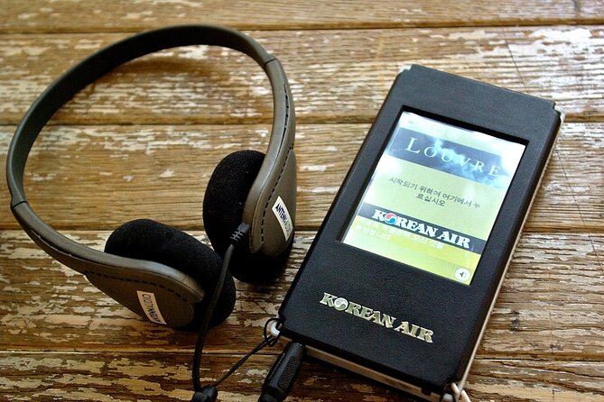 Louvre Museum with Audio Guide Tour - Practical Aspects: Booking, Group Size, and Accessibility