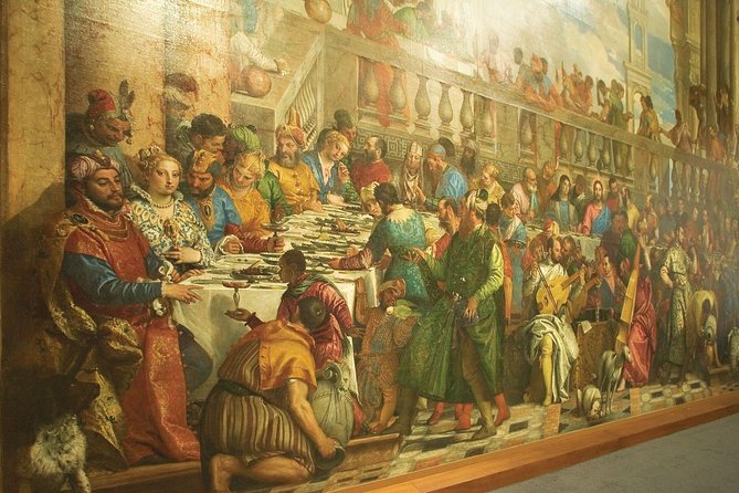 Louvre museum with small group - Exploring the Louvre’s Most Important Architectural Features