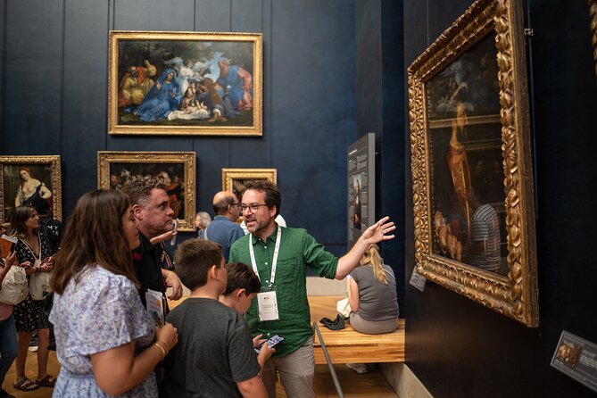 LOUVRE PRIVATE TOUR : Skip the line & Local expert guide - Entry fees included - Key Points