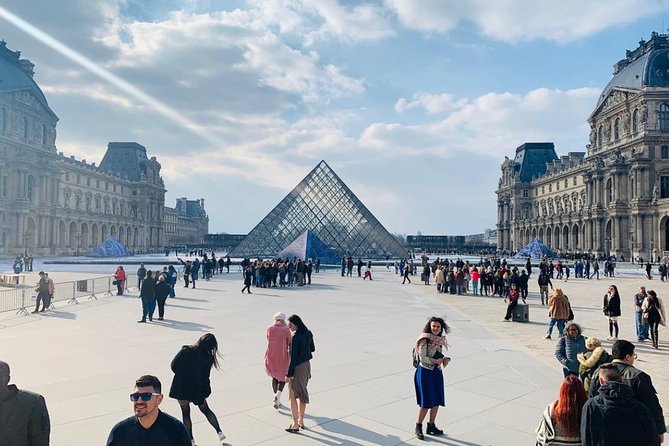Louvre Skip the Line Private or Semi-Private Tour - Over a Dozen Famous Works with Secrets and Gossip