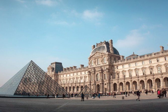 Louvre Skip the Line Private or Semi-Private Tour - Practical Details: Meeting Point and Group Size