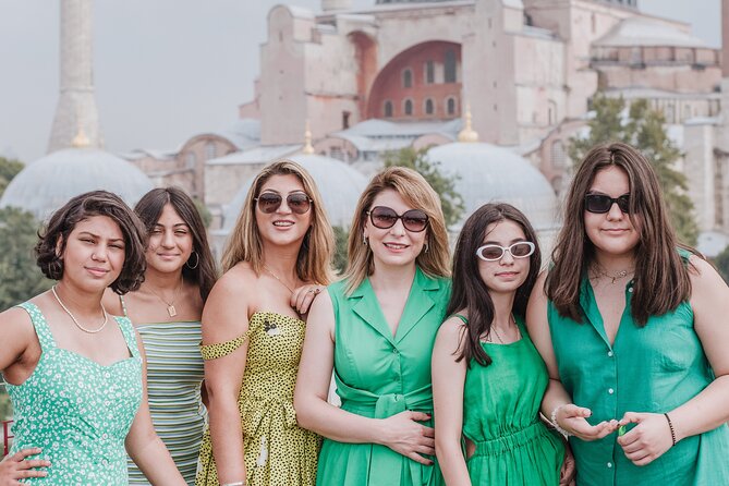 Love in Istanbul: Perfect Photo Moments at Iconic Locations - What You Receive: Photos and Turnaround Time