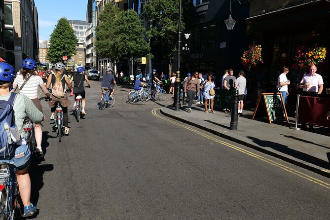 Love London Bike Tour - Navigating the Bustling Streets of Chinatown