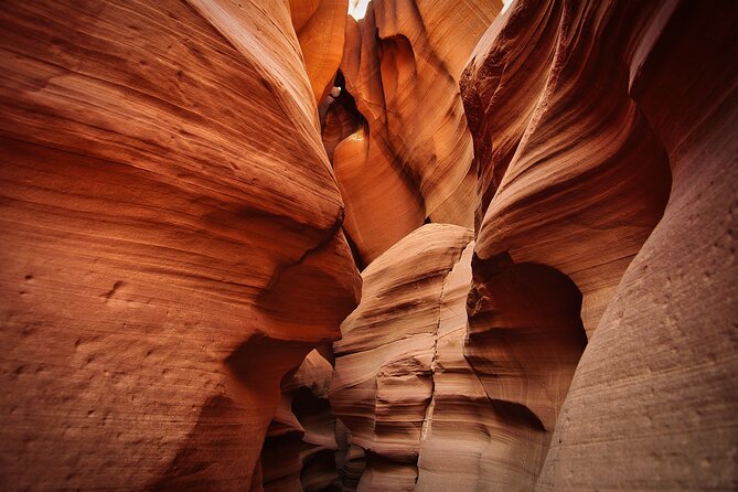 Lower Antelope Canyon Hiking Tour Ticket - The Role of the Navajo Guide and Cultural Insights