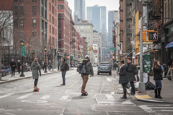 Lower Manhattan: Discover Chinatown, Soho, & Little Italy - Tasting the First Pizzeria in America at Lombardi’s