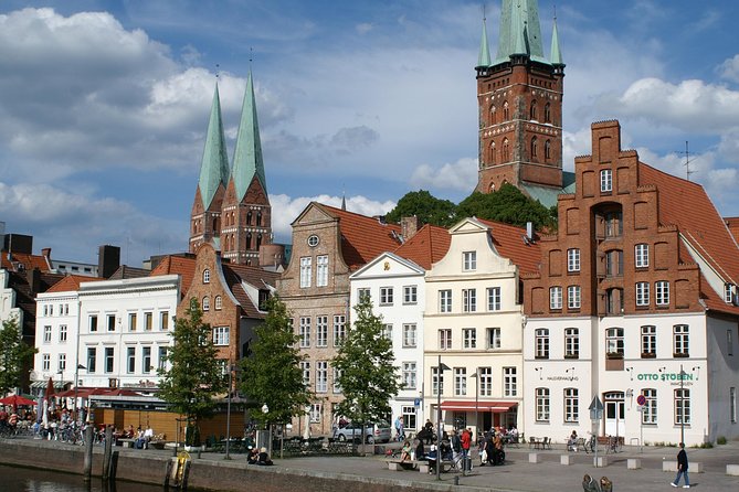 Lübeck Day Trip From Hamburg By Train With Private Guide And Lunch - Personalized Walking Tour of Lübeck’s Old Town