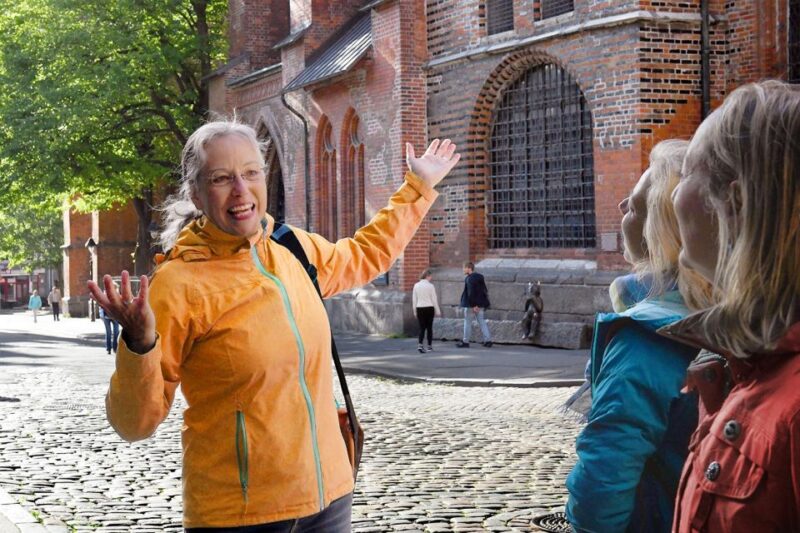 Lübeck: entertaining guided tour to old town highlights - Starting Point at the Holstentor: Lübeck’s Iconic Landmark