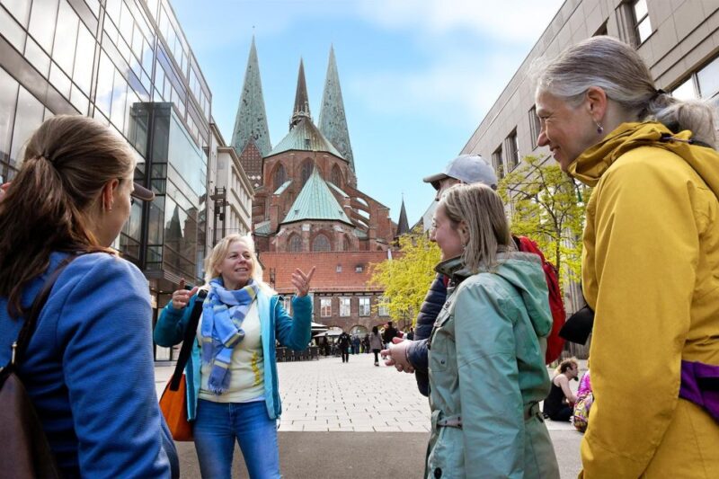 Lübeck: entertaining guided tour to old town highlights - Walking Through Lübeck’s Historic Streets