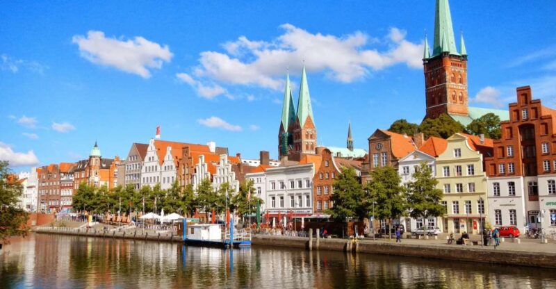 Lübeck: Old Town Highlights Private Walking Tour - Lübeck’s Old Town: An Enchanting Small Island