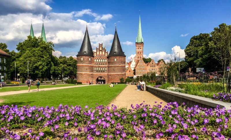 Lübeck: Old Town Highlights Private Walking Tour - Tour Options: Customizing Your Experience