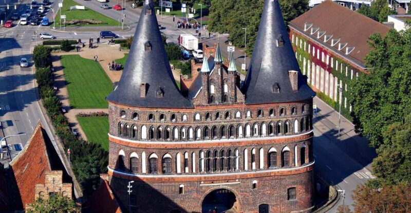Lübeck - Private Historic walking tour - Visiting Lübeck Cathedral: A Testament to Resilience