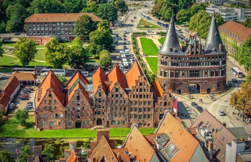 Lübeck: Private Historical and Architectural Walking Tour - Visiting the Iconic Holsten Gate and Its Significance