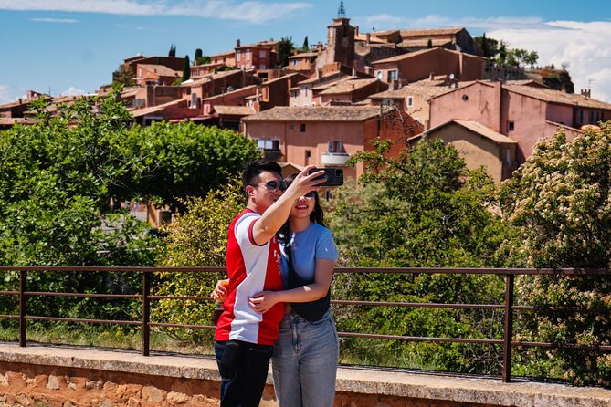 Luberon and Chateauneuf du Pape Wine Tour - Exploring the Village of Roussillon and Its Natural Landscape