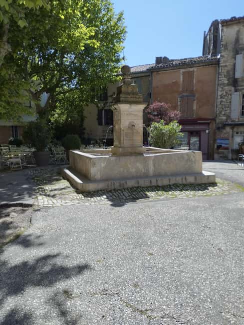 LUBERON : Gordes, Roussillon with Ochre trail & Sorgue river - Visiting Sénanque Abbey and Lavender Fields