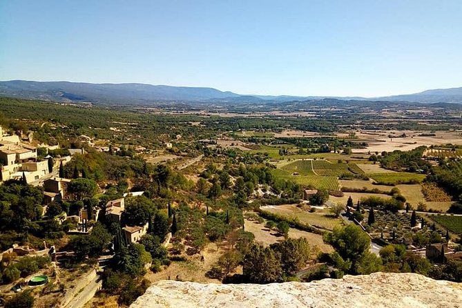 Luberon Villages Half-Day Tour from Aix-en-Provence - Guide Expertise and Commentary Style