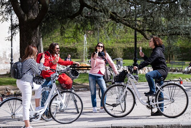Lucca Bikes and Bites with food tastings for Small Groups or Private - Visiting Piazza Anfiteatro and Neighborhoods