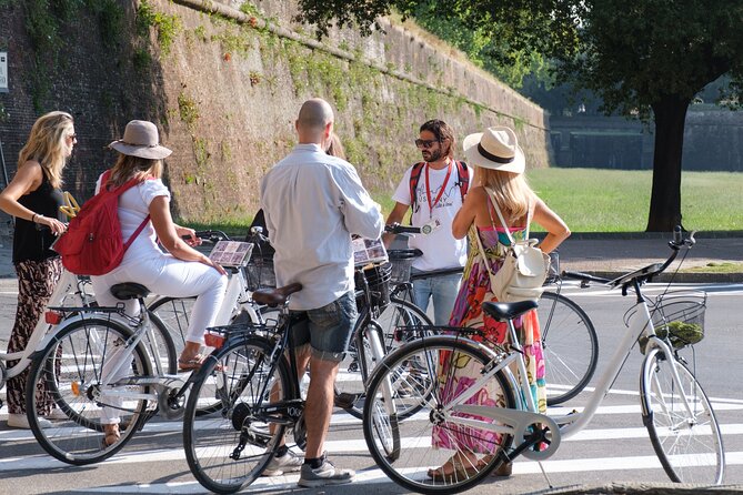 Lucca Bikes and Bites with food tastings for Small Groups or Private - Climbing the Walls and Visiting Piazza Napoleone
