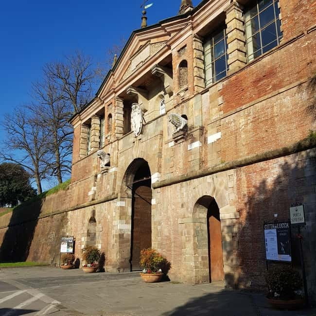 Lucca classica: visita guidata in ITALIANO - Exploring Luccas Historic Center in Two Hours
