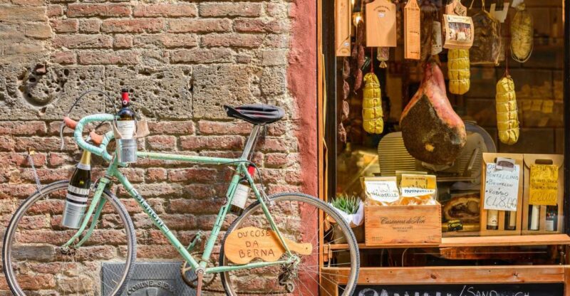 Lucca: Guided Food Walking Tour with Tastings - The Role of the Guide: Knowledge, Friendliness, and Storytelling