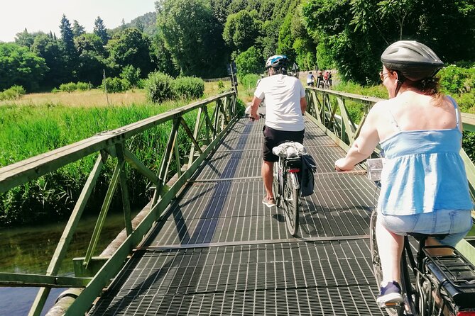Lucca: self-guided bike tour + picnic in the vineyards - Cycling Along Lucca’s City Walls and River Park