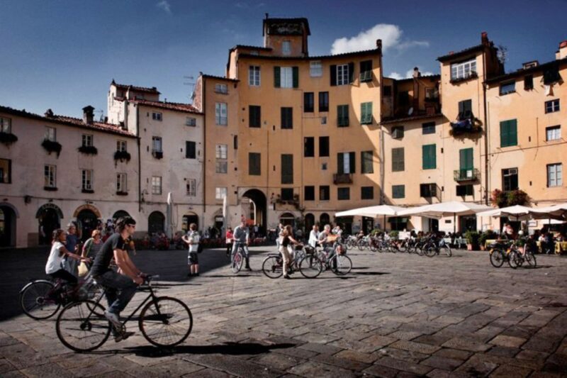 Lucca: Self-Guided Tour by Bike - Visit the Majestic Duomo di San Martino
