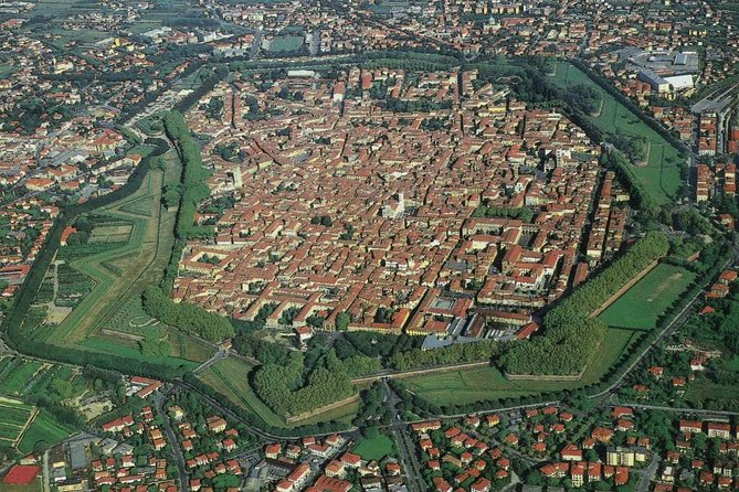 Lucca: walking tour of the city centre and the walls - Lucca’s Historic Center and the Walls: An Introduction