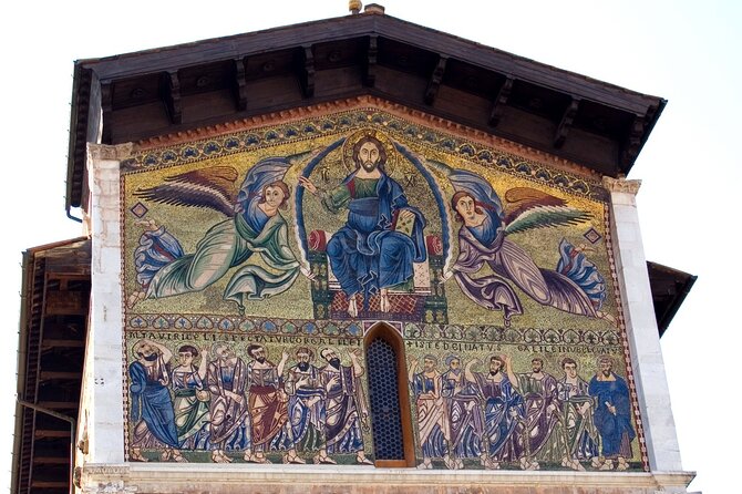 Lucca: walking tour of the city centre and the walls - Insights into the Duomo di San Martino