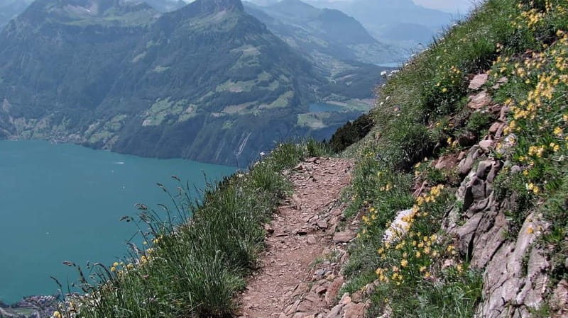 Lucerne: Guided Day Hike to Lucerne Ridge & Lake Views - Returning to Lucerne with Scenic Stops