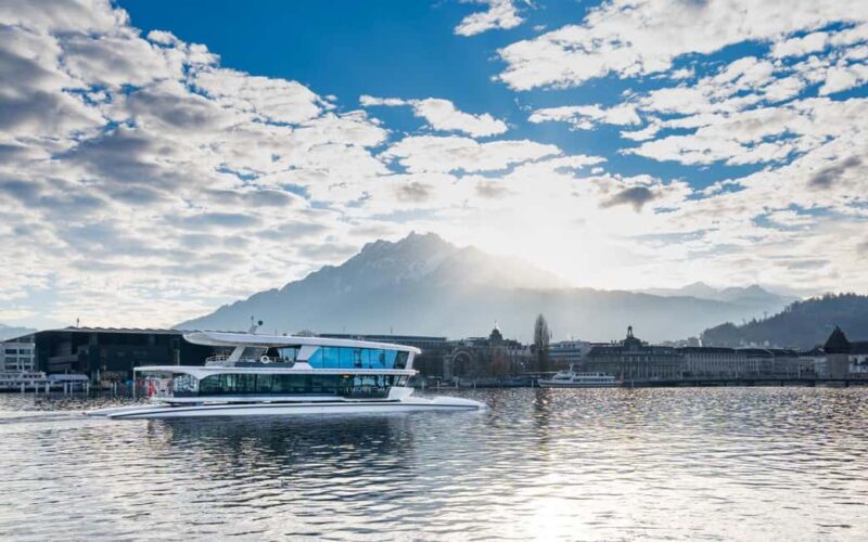 Lucerne: Lake Cruise & Old Town Tour with Pro Photographer - Key Points