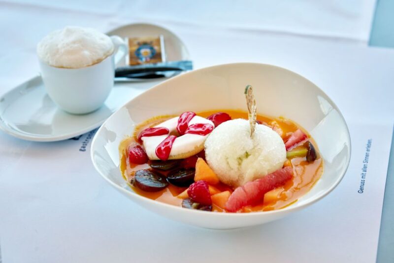 Lucerne: Lake Lucerne 1st Class Cruise with 3-Course Lunch - Realistic Expectations Based on Reviews