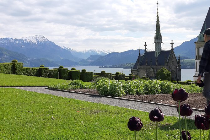 Lucerne Lakeside and Villas Private Walking Tour - Starting the Tour at Lucerne Train Station and the Scenic Bus Ride