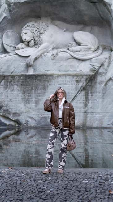 Lucerne Old Town Tour with Pro Photographer - Scenic Views and Photo Opportunities at Schwanenplatz