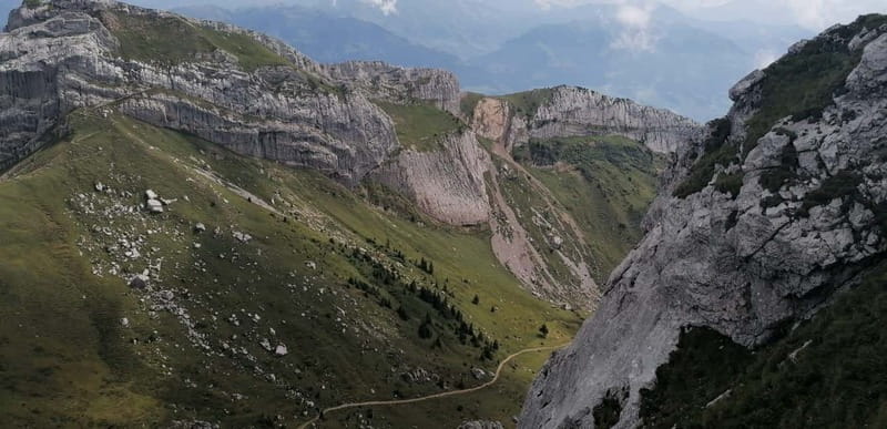 Lucerne or Zurich: Interlaken and Lauterbrunnen Day Tour - Boat Trip on the Spectacular Blausee Lake