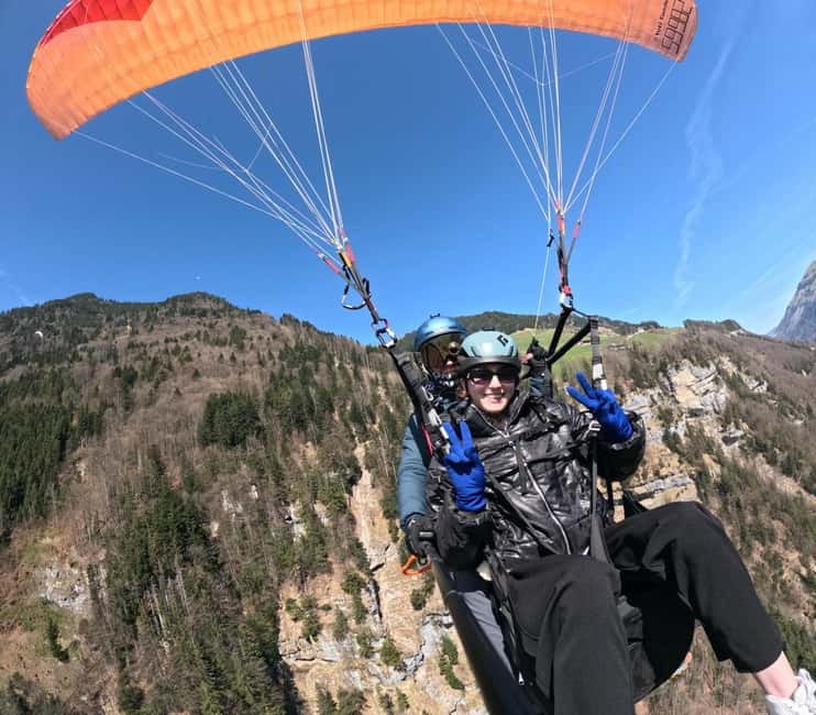 Lucerne: Paragliding Tandem Flights - The Experience of Taking Control and Flying Freely