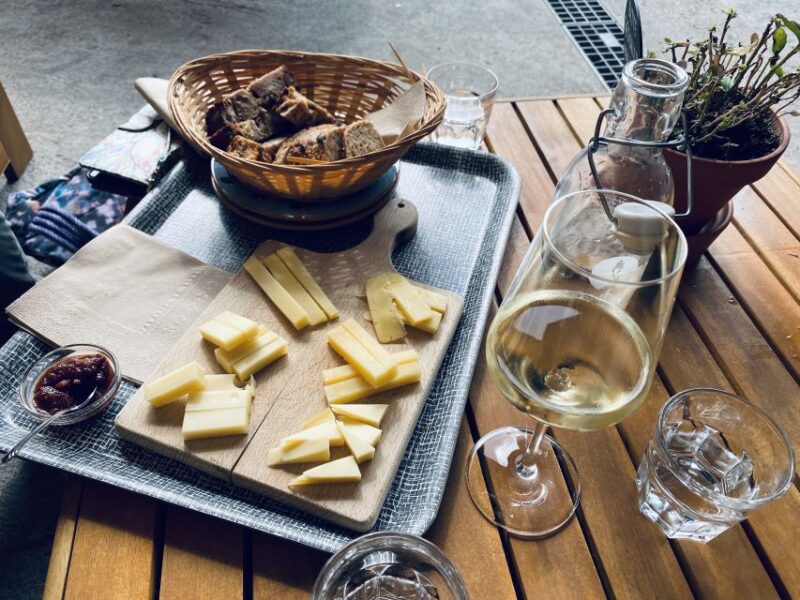 Lucerne: Swiss Zvieri Traditional Tasting Experience - Exploring Lucerne Old Town: The Heart of the Tour